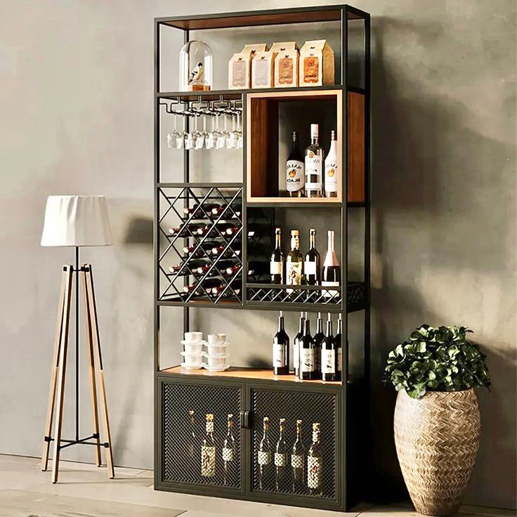 Industrial-style equipped cellar