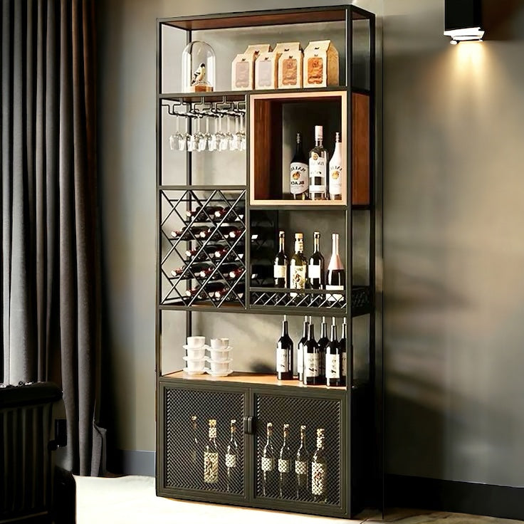 Industrial-style equipped cellar